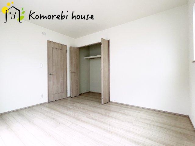 さいたま市見沼区東大宮6丁目48番　新築一戸建て　ハートフルタウン　Aの寝室|落ち着いて過ごせるお部屋なので、寝室にいかがでしょうか