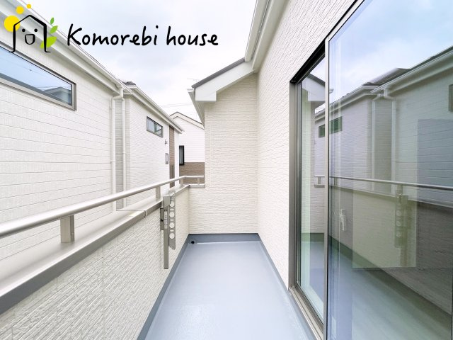 さいたま市見沼区東大宮6丁目48番　新築一戸建て　ハートフルタウン　Aのバルコニー|お洗濯にも便利なバルコニー付き