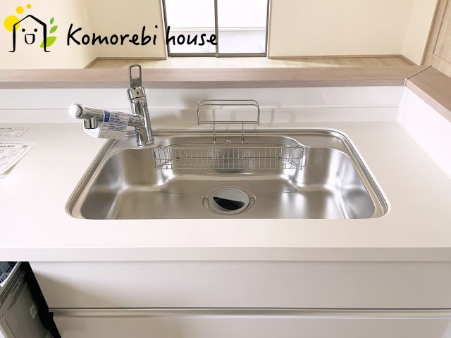 さいたま市見沼区東大宮6丁目48番　新築一戸建て　ハートフルタウン　Aのキッチン|キッチンでお料理をお楽しみください