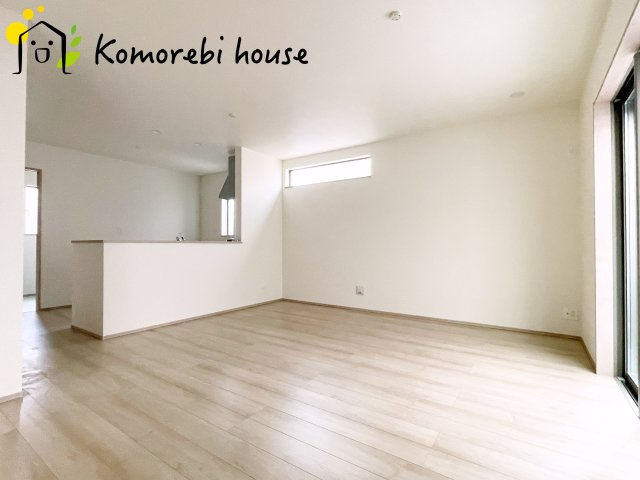 さいたま市見沼区東大宮6丁目48番　新築一戸建て　ハートフルタウン　Aの居間・リビング|こちらの居間で趣味の時間をお楽しみください