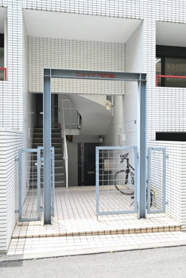 【エントランス】 | ニューハイツ切り通し