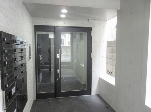 COCOFLAT板橋のエントランス