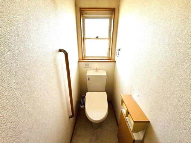 中古戸建　揖斐郡池田町上田　平成25年築のトイレ