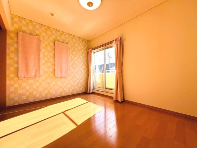中古戸建　揖斐郡池田町上田　平成25年築の洋室