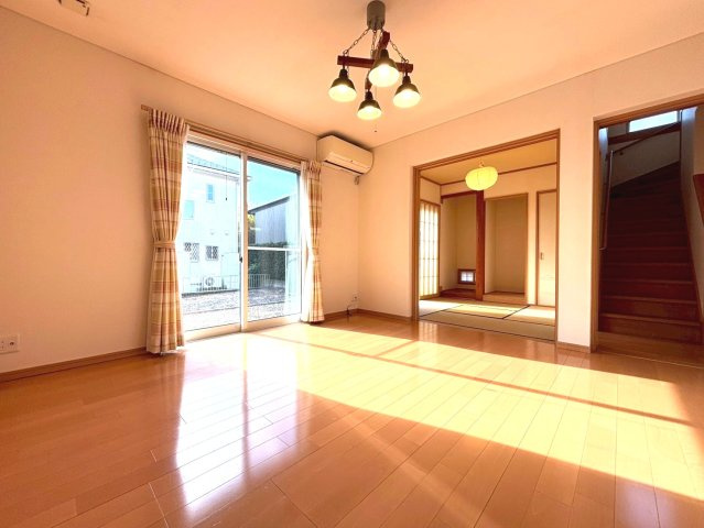 中古戸建　揖斐郡池田町上田　平成25年築の居間・リビング