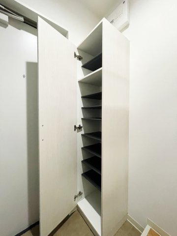 Calm御器所(カームゴキソ)の玄関