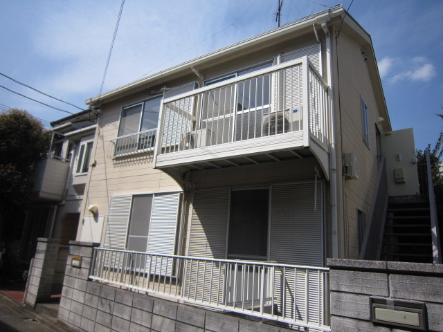 三鷹市井口１丁目のアパート