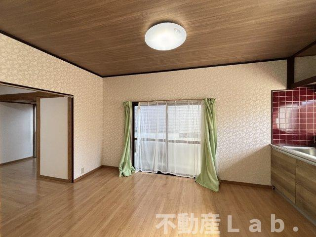 波多貸家の居間・リビング