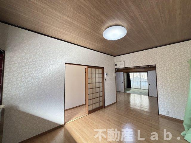 波多貸家の居間・リビング