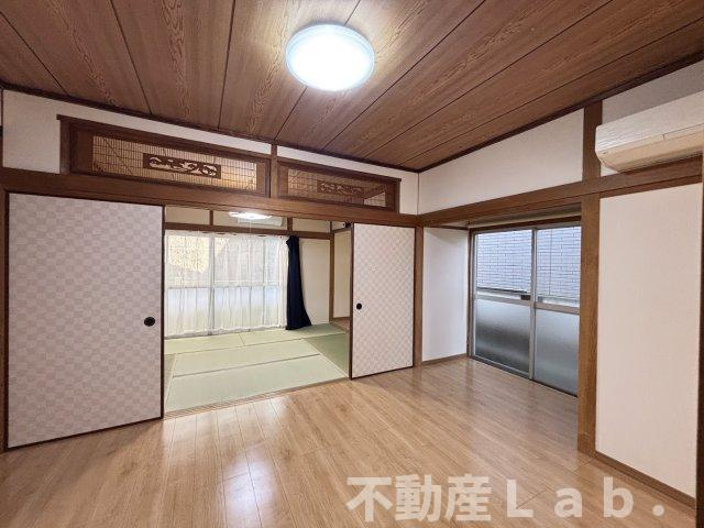 波多貸家の居間・リビング