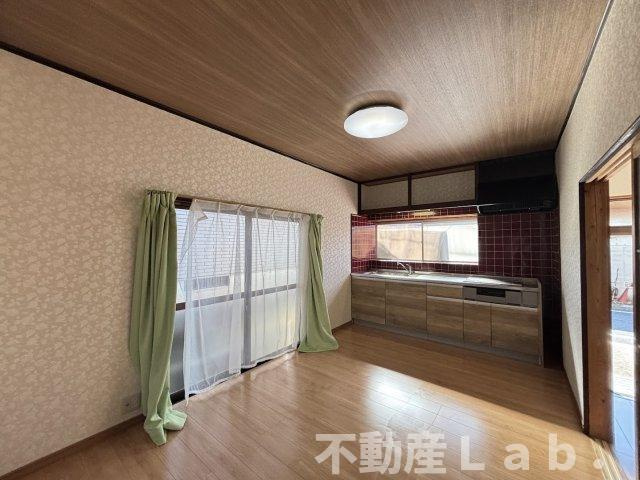 波多貸家の居間・リビング