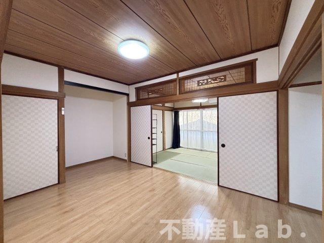 波多貸家の居間・リビング