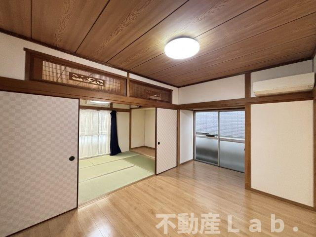 波多貸家の居間・リビング