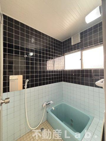 波多貸家の浴室