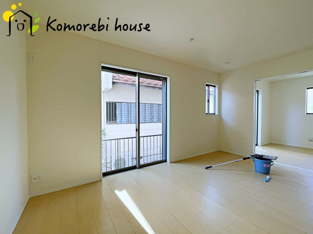さいたま市見沼区東大宮6丁目48番　新築一戸建て　ハートフルタウン　Bの居間・リビング|ゆったり過ごせるリビングです