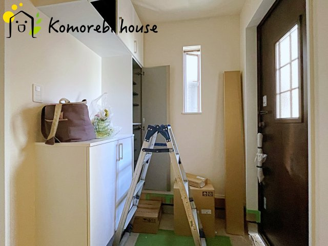 さいたま市見沼区東大宮6丁目48番　新築一戸建て　ハートフルタウン　Bの玄関|ゆったりとした玄関です