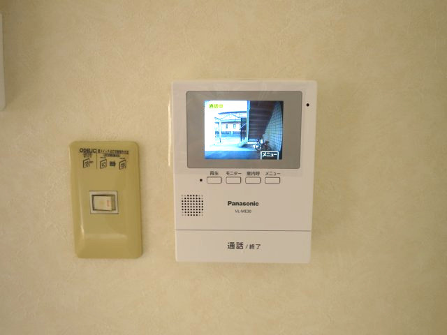 パークハイツB棟のセキュリティ|防犯面でも活躍するカラーTVドアホンつき