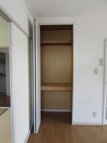 パークハイツB棟の収納|洋室の収納です