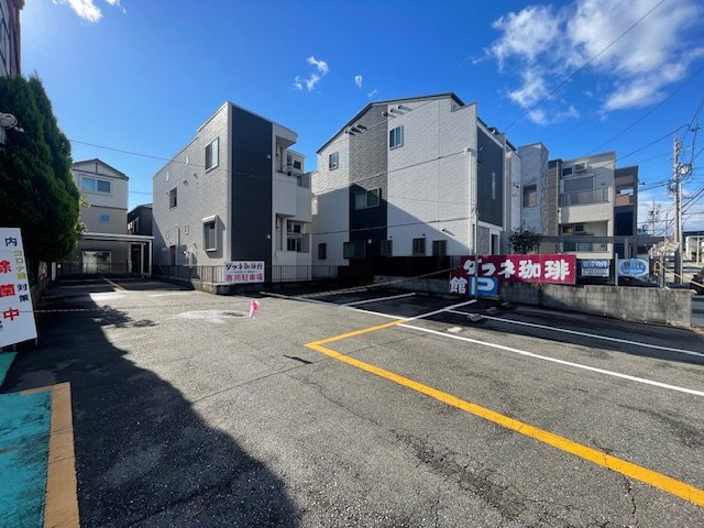 瑞穂区神前町店舗の駐車場