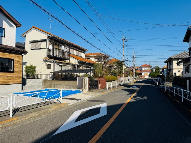 八王子市　北野台　新築一戸建て　２８期の前面道路含む現地写真|～南側9ｍ道路に面しています～