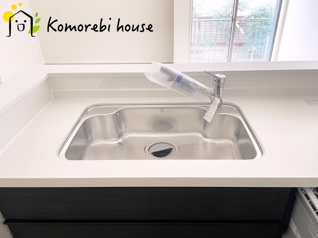 さいたま市見沼区東大宮6丁目48番　新築一戸建て　ハートフルタウン　Cのキッチン|コンパクトなキッチンで掃除もラクラク
