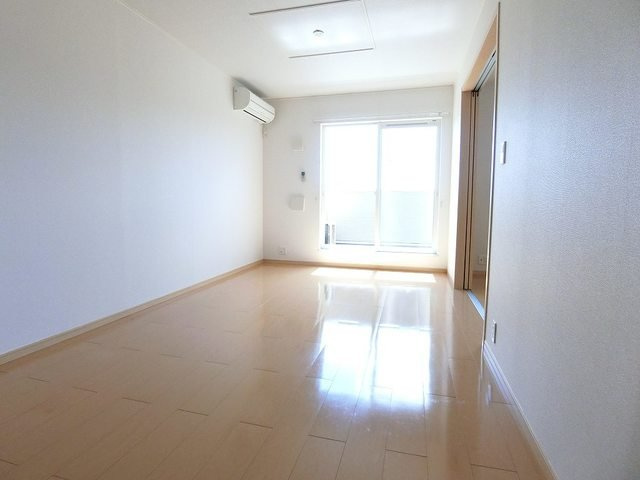 ＯＮＥ　ＰＩＥＣＥの居間・リビング