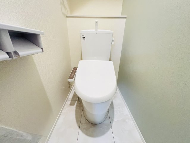 半田市新居町三丁目6番『仲介手数料無料』新築戸建てのトイレ
