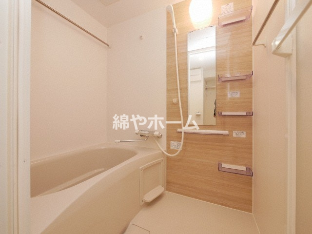 エスグランデ難波サウスの浴室|コンパクトで使いやすいお風呂です