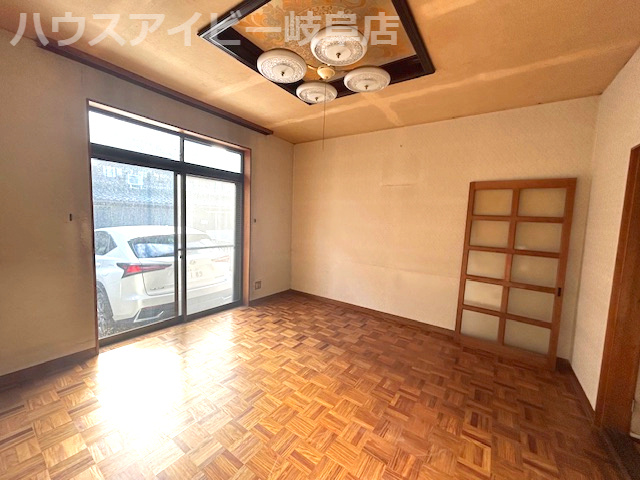 【居間・リビング】の画像