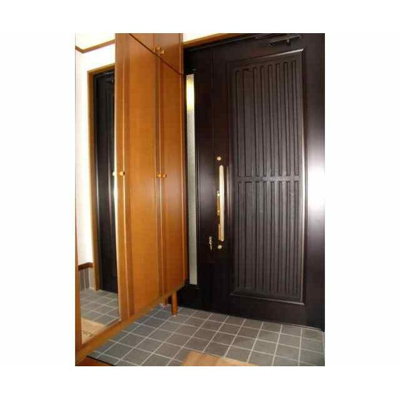 【玄関】 | 杉並区和泉４丁目貸家 | シューズボックス完備。