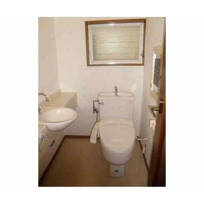 【トイレ】 | 杉並区和泉４丁目貸家 | 温水洗浄便座。