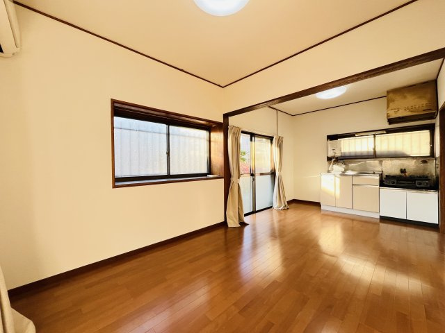 【居間・リビング】 | 深谷市西大沼　中古戸建