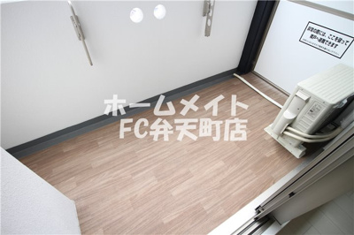 【バルコニー】 | アドバンス大阪ルーチェ | バルコニーからの眺めを楽しみながら食事をしませんか