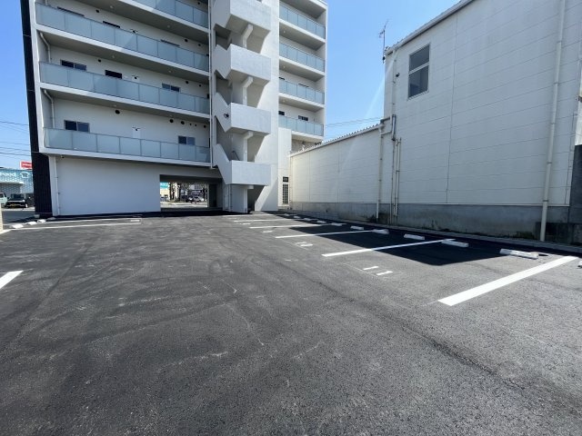 マンションRの駐車場|駐車スペースもあります☆