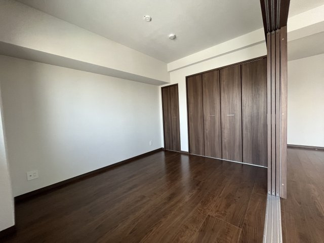 マンションRの寝室|クローゼット付の寝室です☆