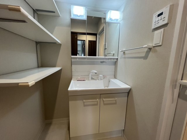 マンションRの洗面所|広い洗面スペースです★