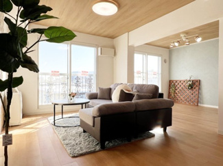 【居間・リビング】 | メゾンドルチェ山の手  | 内装クロス・床フロア張替え済み♪即入居可能です♪