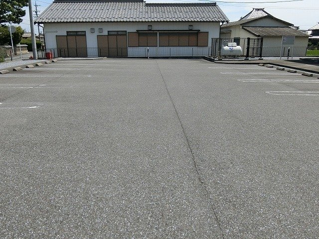 ユイマーレＡの駐車場