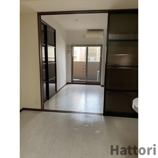 マスターズレジデンス道頓堀Ⅲの居間・リビング