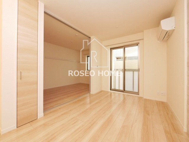 シャーメゾン島之内の居間・リビング|同マンション別部屋：参考写真