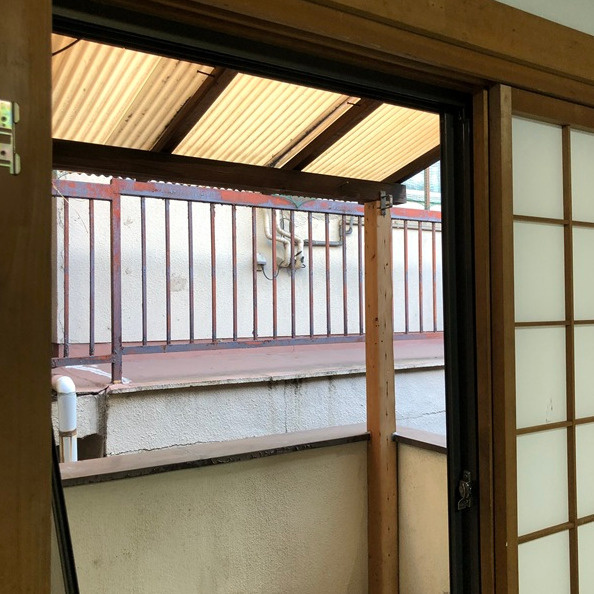 大阪市生野区巽中　中古テラスハウスのバルコニー