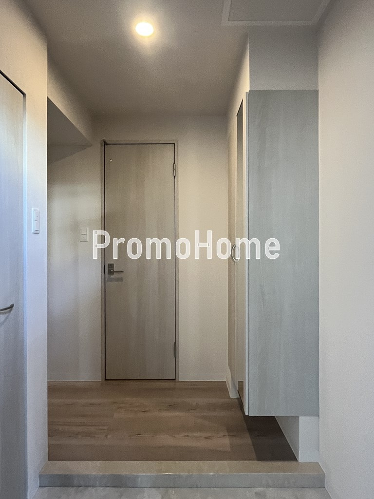 JPT RESIDENCE の玄関