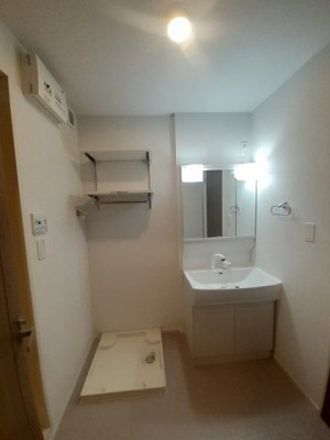 【洗面所】 | ヴァンヴェール西浜ＲＳ | 忙しい朝には欠かせない洗面所です