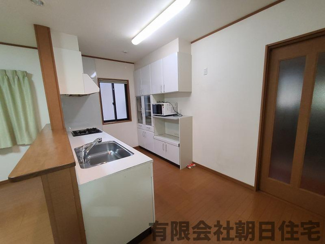 【キッチン】 | 矢田町中古戸建 | コンパクトなキッチンで掃除もラクラク