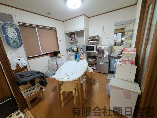 【居間・リビング】 | 矢田町中古戸建 | こちらのリビングで趣味の時間をお楽しみください
