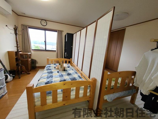 【洋室】 | 矢田町中古戸建 | 広々とした洋室です