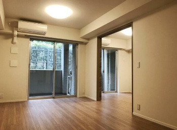 【居間・リビング】 | ブランズ東中野プレシアス | 明るい洋室！