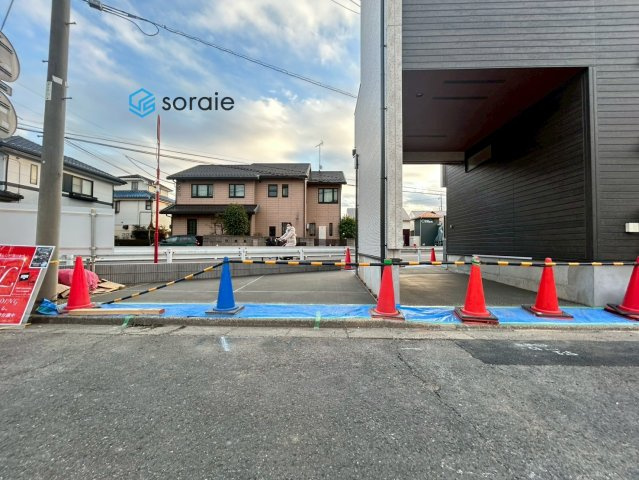 川越市仙波町3丁目3期全4棟　新築戸建の駐車場|令和7年12月19日撮影。