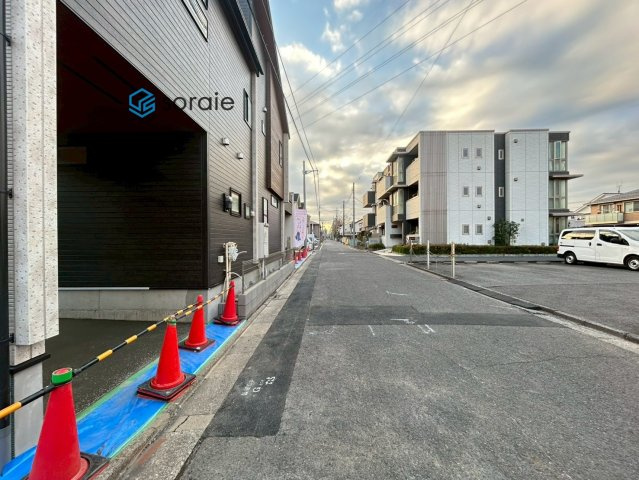 川越市仙波町3丁目3期全4棟　新築戸建の前面道路含む現地写真|令和7年12月19日撮影。