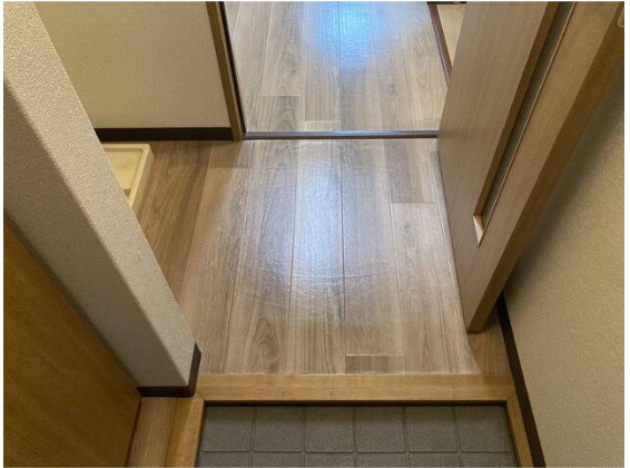 中野区江古田４丁目のアパートの玄関